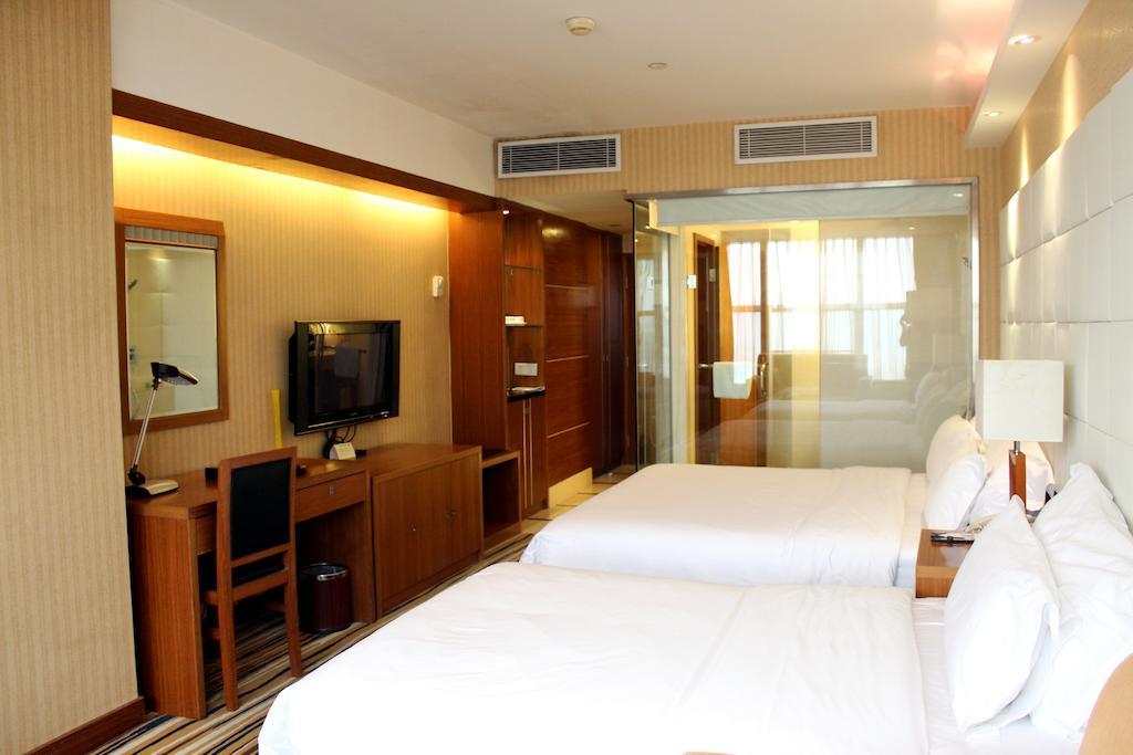 Shenzhen Luohu Railway Station Hotel - Commercial Building Room photo